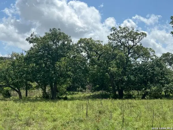 144 N Derby Ct, Kerrville, TX 78028