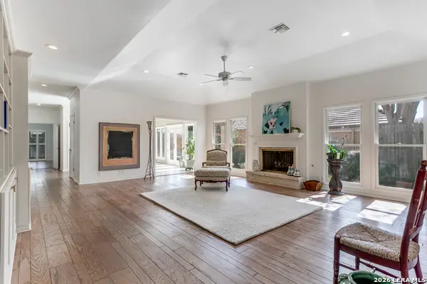 27 Cheshire, San Antonio, TX 78218