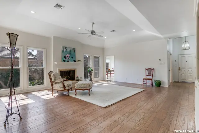 27 Cheshire, San Antonio, TX 78218 - #3