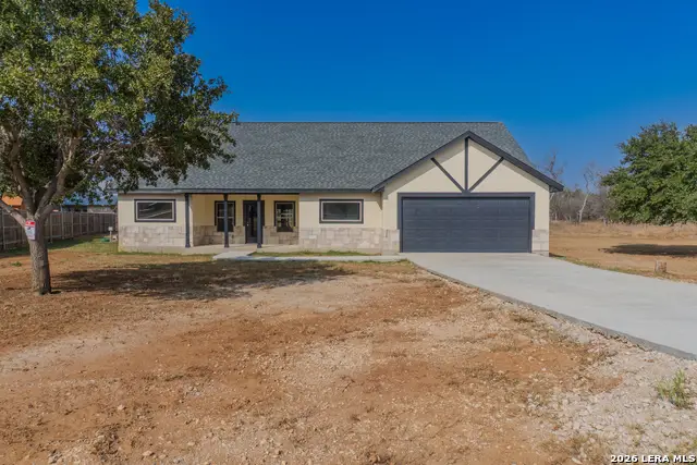 185 E Medium Meadow, Lytle, TX 78052 - #2