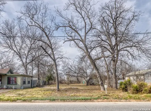 224 E Leona, Uvalde, TX 78801 - #1
