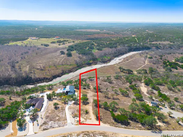 2014 Paradise Pkwy, Canyon Lake, TX 78133
