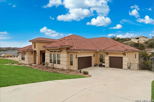 17907 Queen Cir, San Antonio, TX 78255