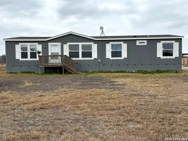 240 Private Road 4653, Hondo, TX 78861