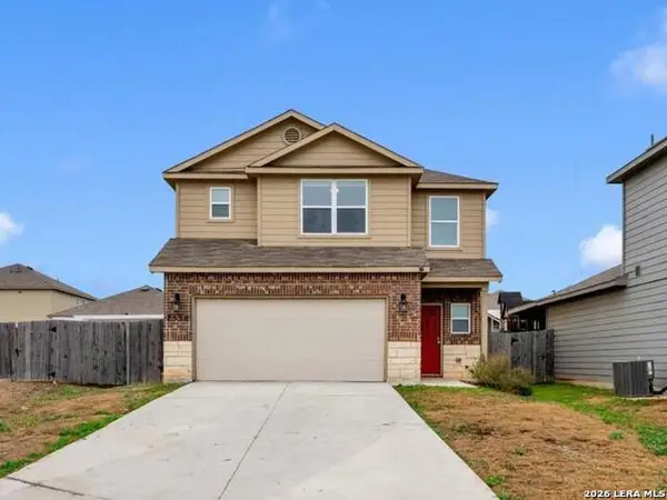 7530 Homewood Ln, Elmendorf, TX 78112