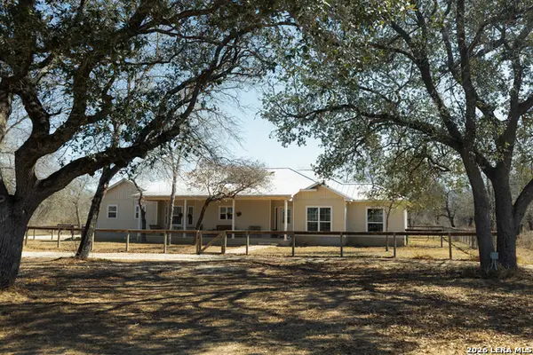 461 County Road 6723, Natalia, TX 78059
