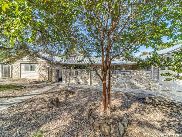 310 Oak Park, Boerne, TX 78006