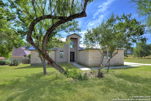 105 River Bluff, Castroville, TX 78009 - #1