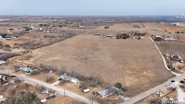 15785 Kilowatt Rd, Elmendorf, TX 78112 - #1