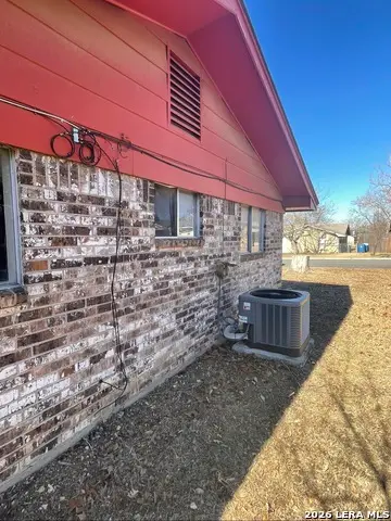 609 Bow, Kerrville, TX 78028 - #2