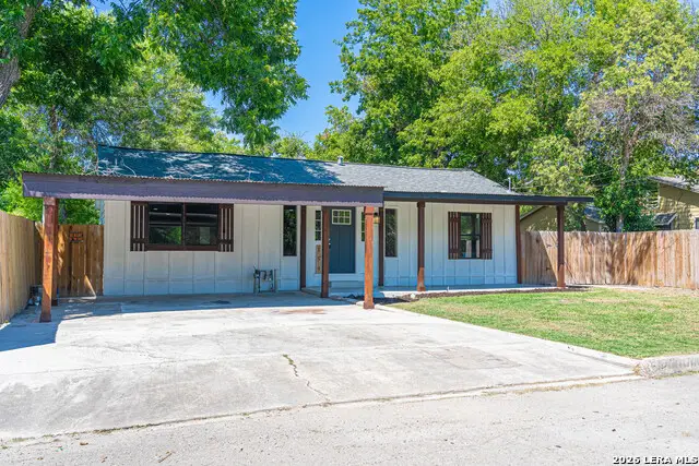 159 S Hackberry Avenue, New Braunfels, TX 78130 - #2