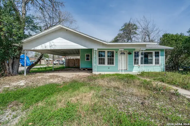 630 E Ireland, Seguin, TX 78155 - #1