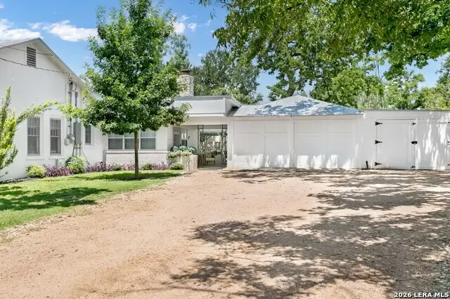 508 N Orange St, Fredericksburg, TX 78624 - #2