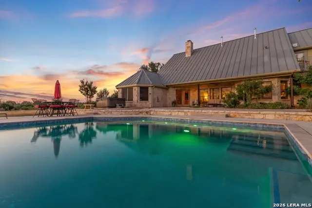 647 Funf Kinder Rd, Fredericksburg, TX 78624 - #1