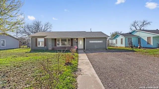 420 Wallace, Seguin, TX 78155 - #2