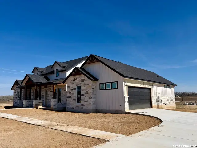 712 County Road 320, Floresville, TX 78114 - #2