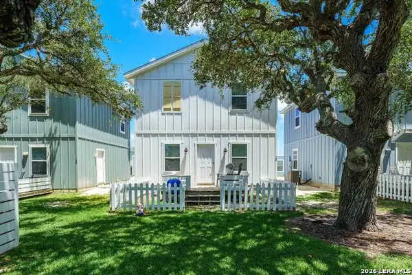 4212 Highway 35 Unit 18, Rockport, TX 78382