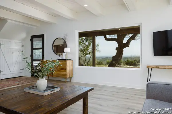 119 B Mountain Top Trl, Boerne, TX 78006