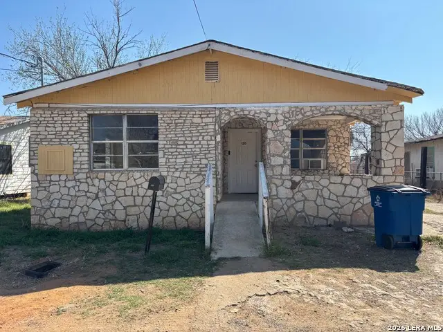 120 N Plum, Pearsall, TX 78061 - #1