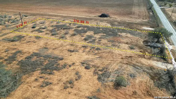 1643 County Road 422, Pleasanton, TX 78064