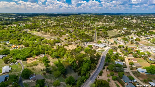 198 Lakeway Dr, Kerrville, TX 78028 - #2