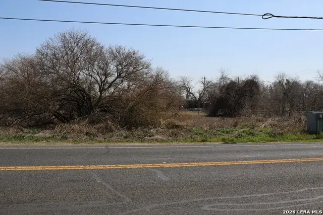 20530 Pleasanton Rd., San Antonio, TX 78221 - #2