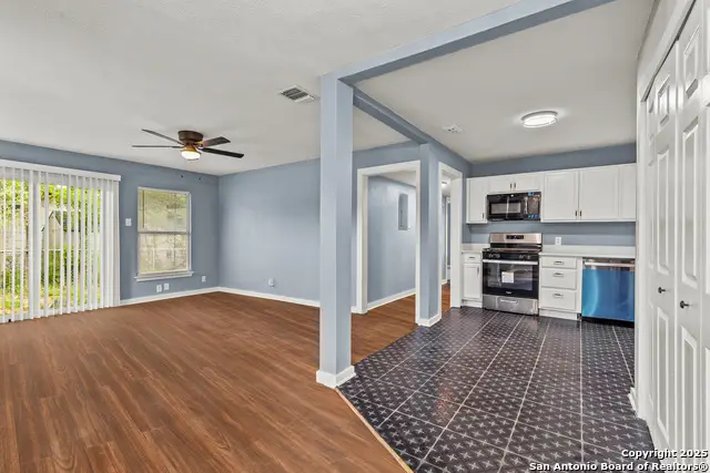 710 Byrnes, San Antonio, TX 78209 - #2