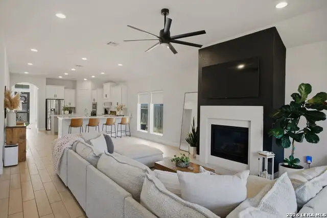 1920 Highland, Seguin, TX 78155 - #1