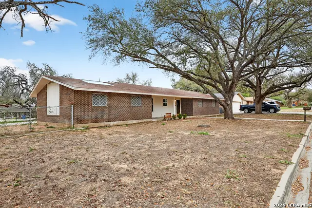 330 Chaparral, Pleasanton, TX 78064 - #3