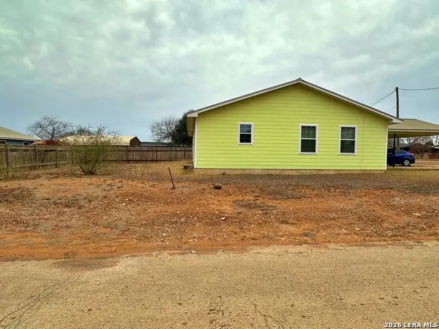 279 Edwards Ave, Charlotte, TX 78011 - #2