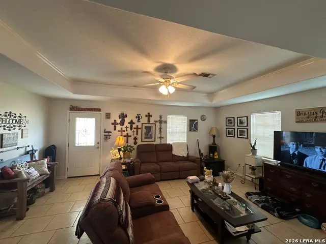 279 Edwards Ave, Charlotte, TX 78011 - #3