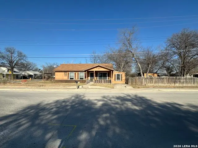 202 S 4th, Uvalde, TX 78801 - #2