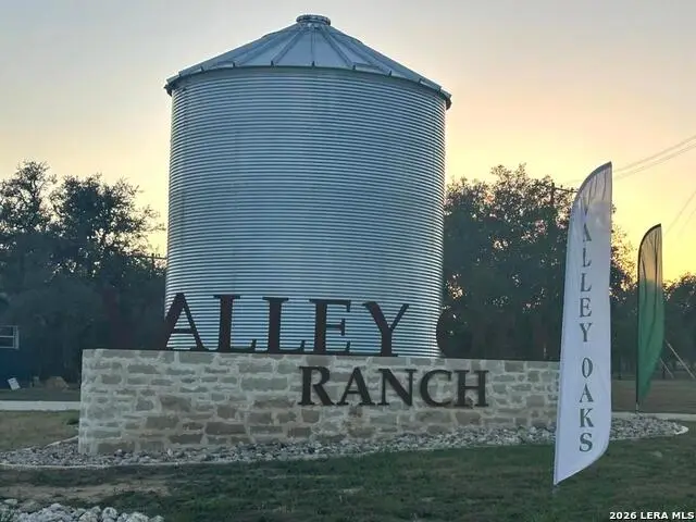 207 Crescent, Hondo, TX 78861 - #1