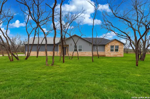 157 Syalas Hayes Loop, Pleasanton, TX 78064