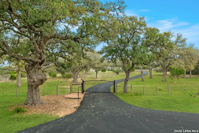 111 Greystone Circle, Boerne, TX 78006 - #2