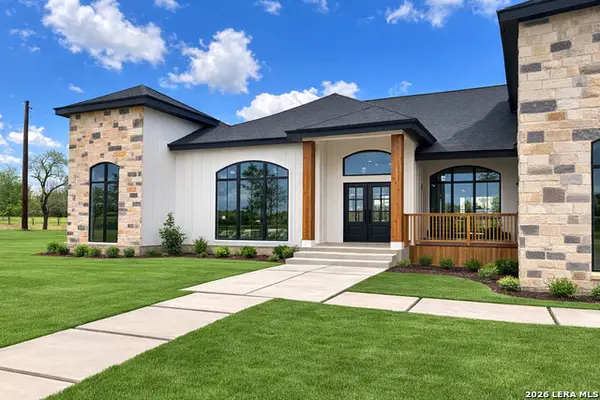 125 Hidden Hills, Floresville, TX 78114