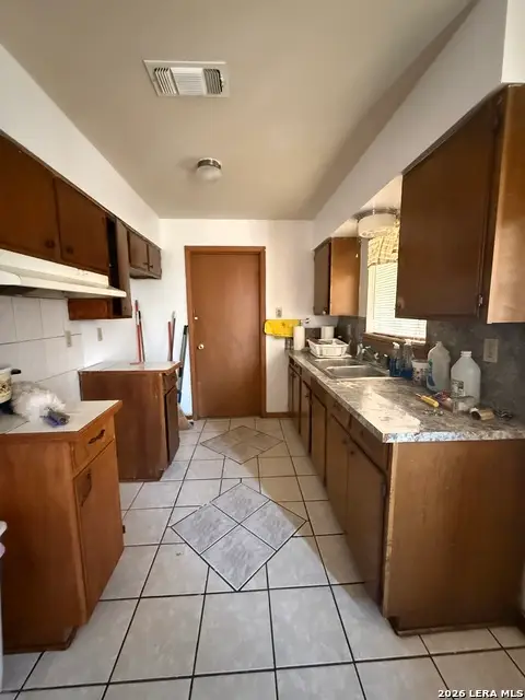 707 N 13th, Carrizo Springs, TX 78834 - #3