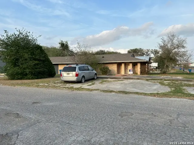501 E Bowie, Beeville, TX 78102 - #2