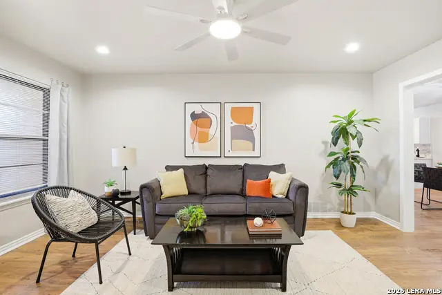 425 E Wright, Universal City, TX 78148 - #3