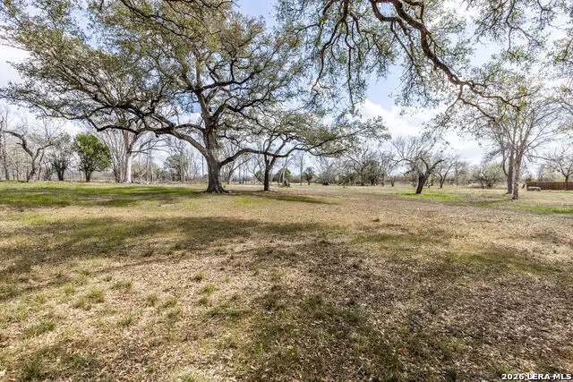 2071 E Us Highway 90, Seguin, TX 78155 - #1