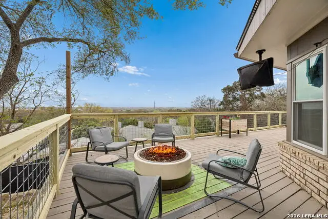677 Floral, New Braunfels, TX 78130 - #2