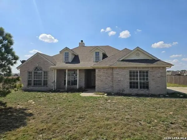 135 Muirfield Ln, La Vernia, TX 78121
