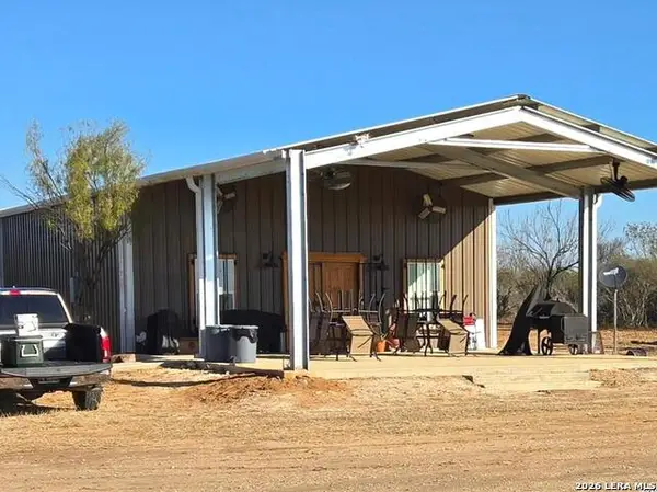 1297 Fm 1433, Carrizo Springs, TX 78834