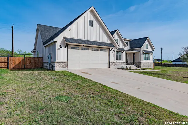 112 W Magnolia, La Vernia, TX 78121 - #3