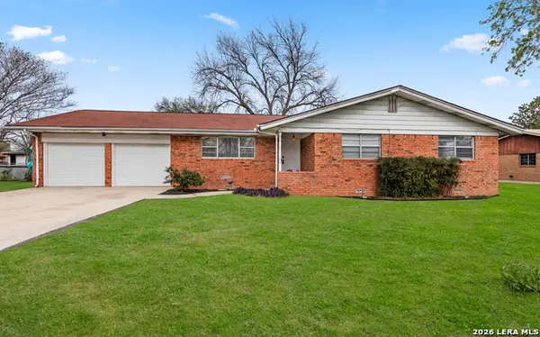 273 Meadow Ave., New Braunfels, TX 78130