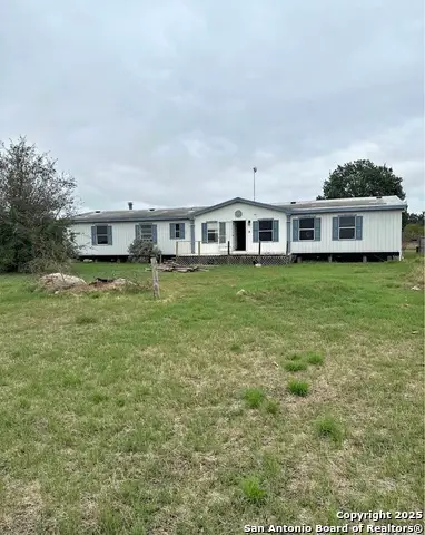 370 County Road 347, Hondo, TX 78861