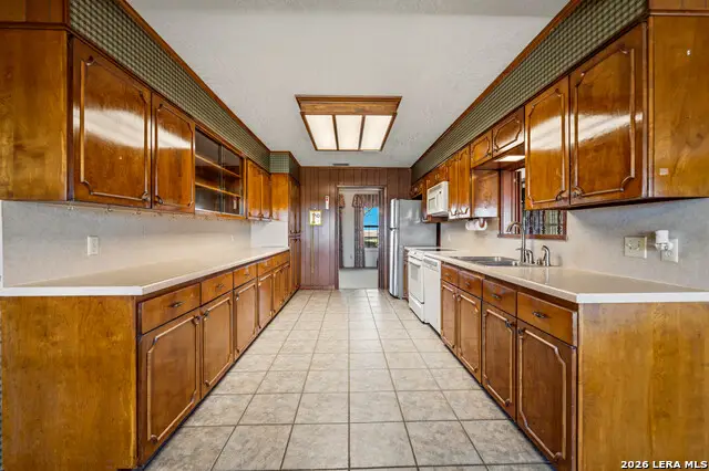 25 Labus Ln, Floresville, TX 78114 - #3