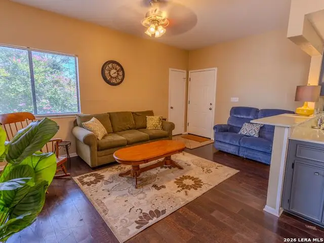 1013 Chestnut St #C4, San Marcos, TX 78666 - #2