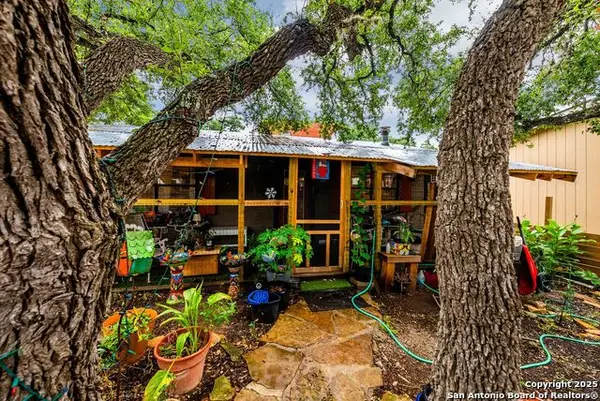 335 Flatrock, Canyon Lake, TX 78133