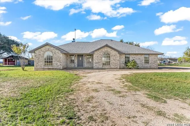 14890 Saint Hedwig Rd, Saint Hedwig, TX 78152 - #1